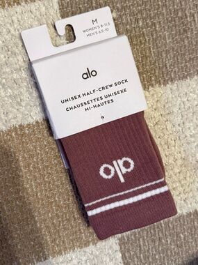 NWT ALO YOGA Unisex Half-Crew Sock